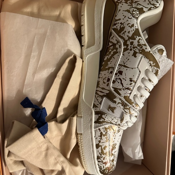 New in box never worn in box. Size 7 Louis Vuitton limited - Picture 2 of 6